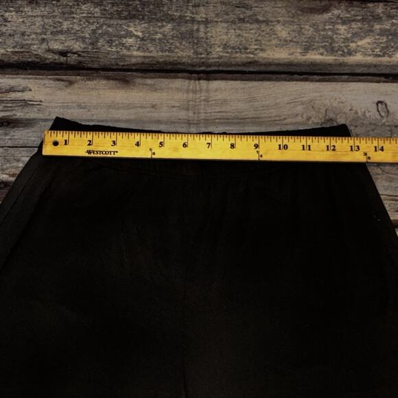 Womens Sorry for being Blunt Poly Stretch Black Shorts Size Medium 8" Inseam - Picture 3 of 4